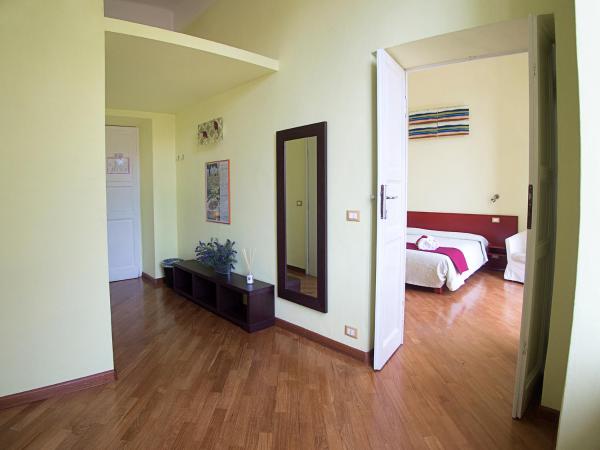 Residenza Viani Guest House : photo 7 de la chambre suite supérieure 