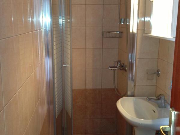 Stavros Pension : photo 7 de la chambre chambre lits jumeaux