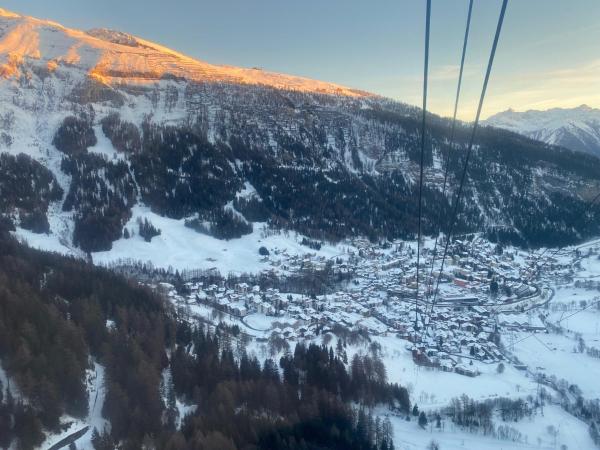 Hotel Regina Terme : photo 10 de la chambre chambre double standard avec balcon et vue sur la montagne