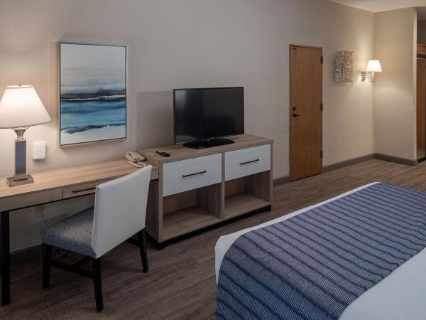 Bay Club Hotel and Marina : photo 4 de la chambre chambre lit king-size au rez-de-chaussée - vue sur port de plaisance