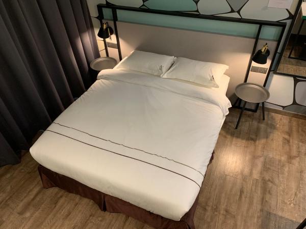 K Hotel : photo 1 de la chambre chambre standard lit queen-size