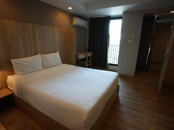 Baan Tanwa - MRT Ratchadapisek : photo 2 de la chambre appartement supérieur 2 chambres