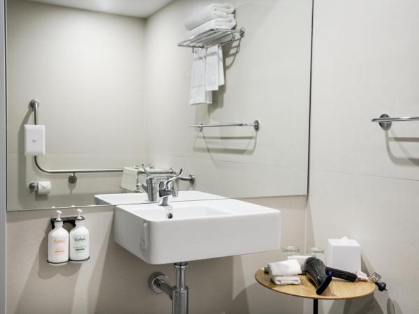 Holiday Inn West Perth, an IHG Hotel : photo 3 de la chambre chambre lit queen-size standard - accessible aux personnes à mobilité réduite