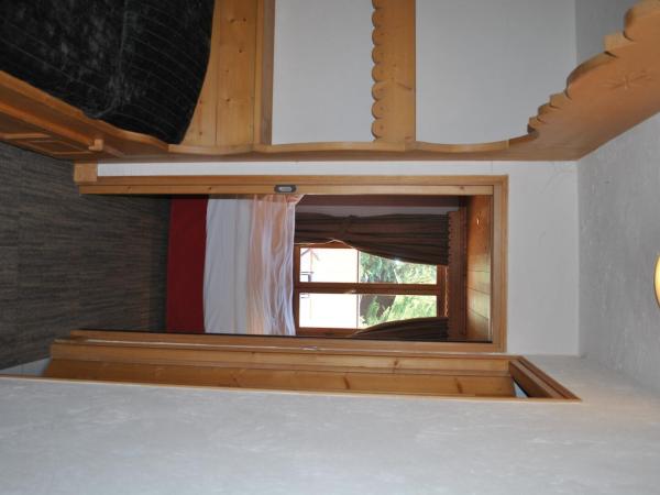 Oustalet : photo 1 de la chambre chambre double ou lits jumeaux - vue sur mont-blanc
