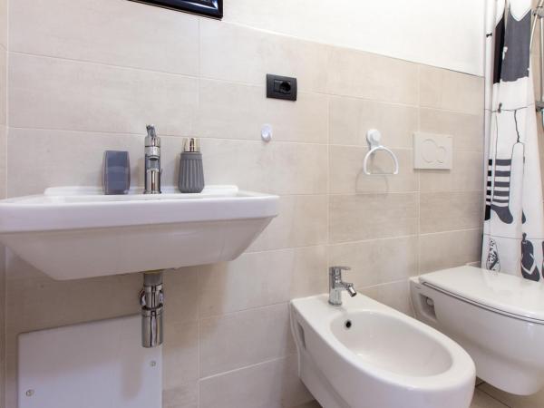 Ogliastra Apartment Rooms : photo 10 de la chambre chambre double ou lits jumeaux deluxe avec balcon