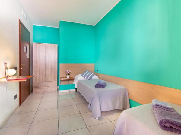 Ogliastra Apartment Rooms : photo 9 de la chambre chambre lits jumeaux avec balcon