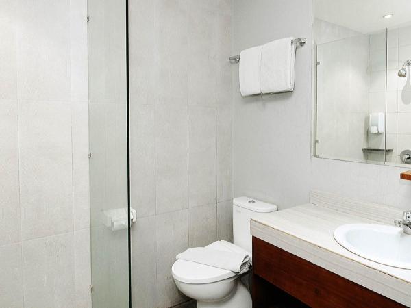 Nite & Day Surabaya - Kedungdoro : photo 2 de la chambre chambre double ou lits jumeaux standard