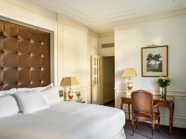 Hotel Fenix Gran Meliá - The Leading Hotels of the World : photo 2 de la chambre grande chambre premium avec jacuzzi - red level