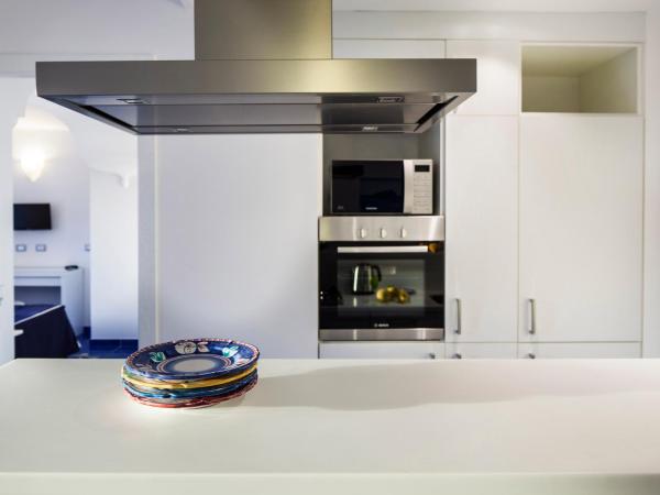 Ischia Blu Resort : photo 9 de la chambre appartement 1 chambre de luxe avec vue sur la mer