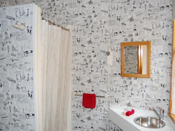 Queenstown Holiday Park Creeksyde : photo 5 de la chambre chambre avec salle de bains privative