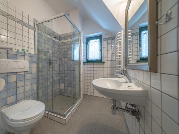 Dom Potok : photo 9 de la chambre chambre double deluxe avec baignoire