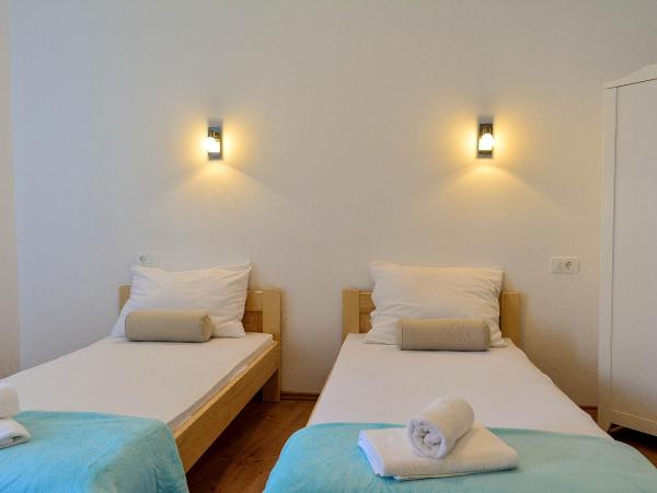 Golden B&B : photo 10 de la chambre chambre lits jumeaux - vue sur mer