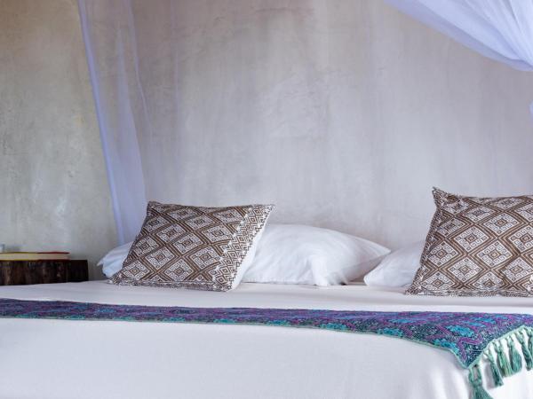 La Posada del Sol Boutique Hotel Tulum : photo 5 de la chambre suite principale avec lit king-size et salle de bains privative - Étage supérieur - côté océan