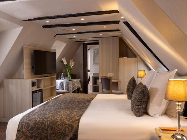 Hotel Restaurant Le Maréchal - Teritoria : photo 7 de la chambre chambre triple avec baignoire