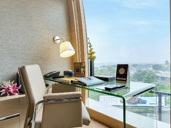 Hotel Sahara Star : photo 3 de la chambre chambre lit king-size mercure - vue sur ville (non-fumeurs)