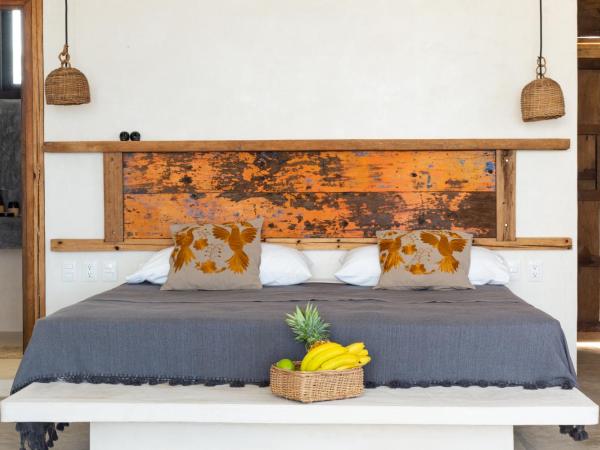 La Posada del Sol Boutique Hotel Tulum : photo 2 de la chambre hébergement lit king-size deluxe avec petite piscine et terrasse - vue sur océan