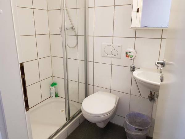 Bellpark Hostel : photo 2 de la chambre lit simple dans dortoir de 3 lits