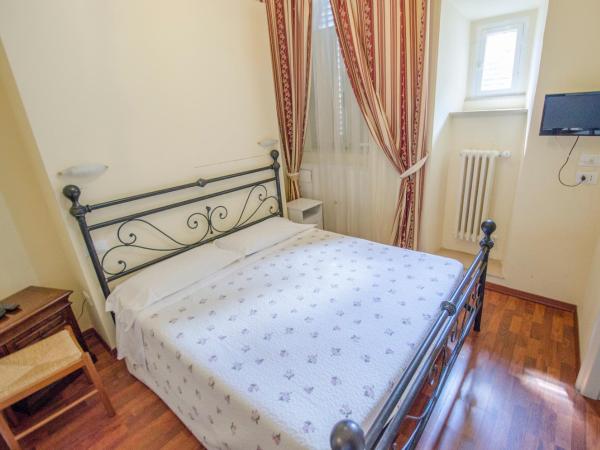 Hotel Iris : photo 4 de la chambre chambre simple