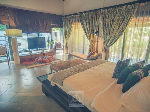 Baan Suan Residence เฮือนพักบ้านสวน : photo 2 de la chambre villa avec piscine privée et transfert aéroport