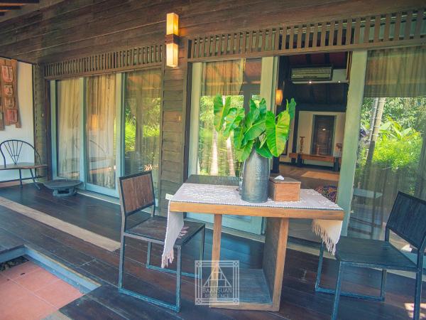 Baan Suan Residence เฮือนพักบ้านสวน : photo 4 de la chambre villa avec piscine privée et transfert aéroport