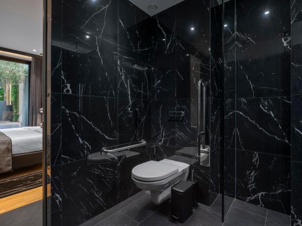 No 15 Ermou Hotel : photo 6 de la chambre chambre double supérieure avec patio