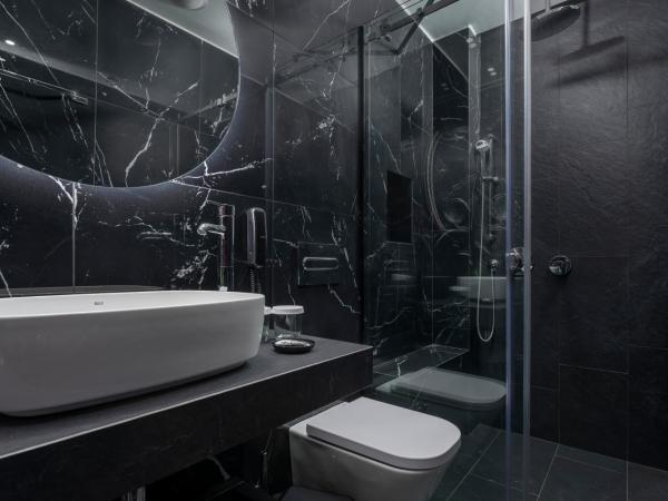 No 15 Ermou Hotel : photo 9 de la chambre chambre double avec patio