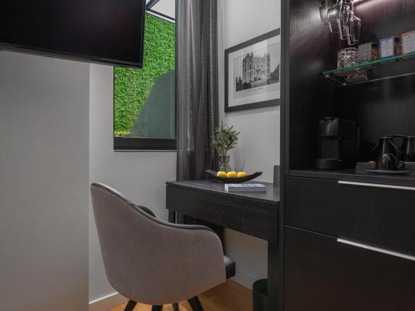 No 15 Ermou Hotel : photo 7 de la chambre chambre double avec patio