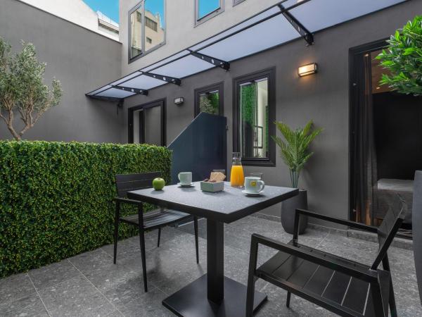 No 15 Ermou Hotel : photo 10 de la chambre chambre double avec patio