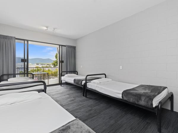 Gilligan's Hotel & Resort Cairns : photo 8 de la chambre lit simple dans dortoir mixte deluxe de 4 lits avec salle de bains privative