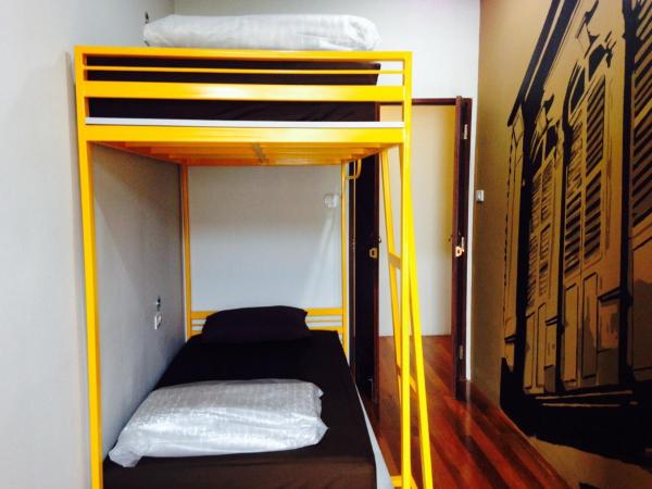 Phuket Sunny Hostel : photo 1 de la chambre chambre lits jumeaux standard avec climatisation