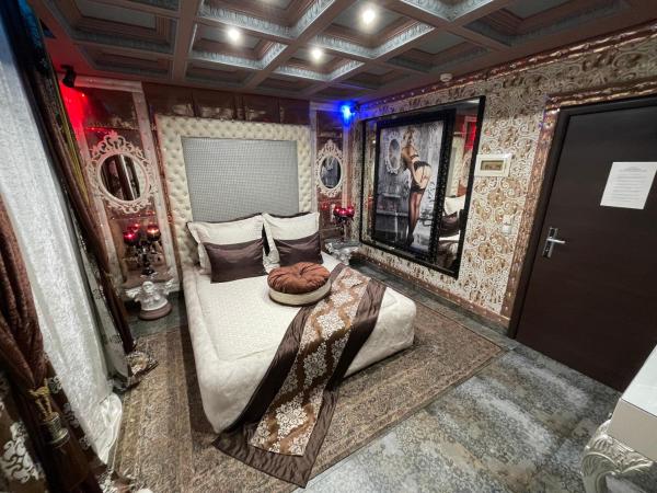 Xcite Hotel Salem : photo 2 de la chambre chambre lit queen-size avec balcon