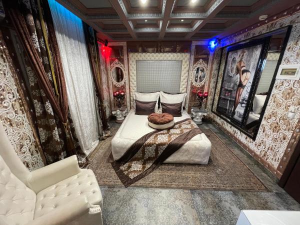 Xcite Hotel Salem : photo 4 de la chambre chambre lit queen-size avec balcon