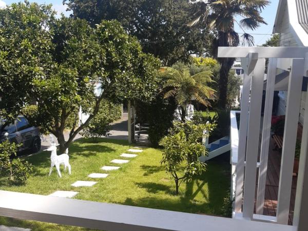 Harbour View Cottage : photo 5 de la chambre cottage 1 chambre avec vue sur le jardin