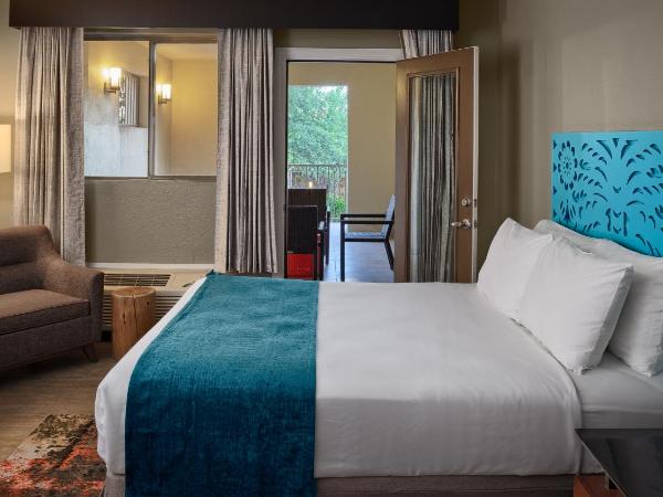 Hotel Indigo San Antonio Riverwalk, an IHG Hotel : photo 2 de la chambre chambre avec 2 lits queen-size - vue sur piscine