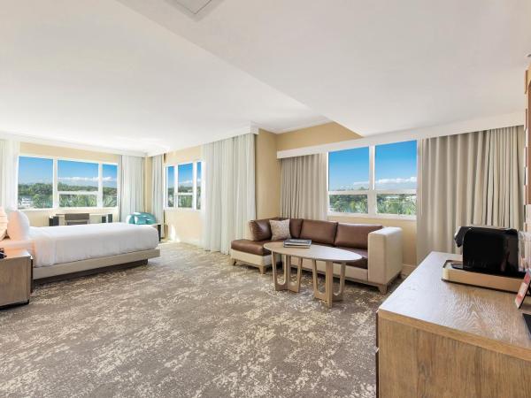 Eden Roc Miami Beach : photo 1 de la chambre suite lit king-size premium - vue sur baie