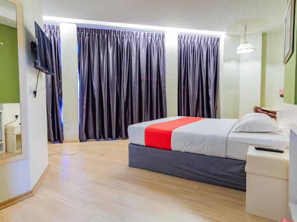 HOTEL 101 PERMAS JAYA : photo 2 de la chambre chambre lit king-size supérieure