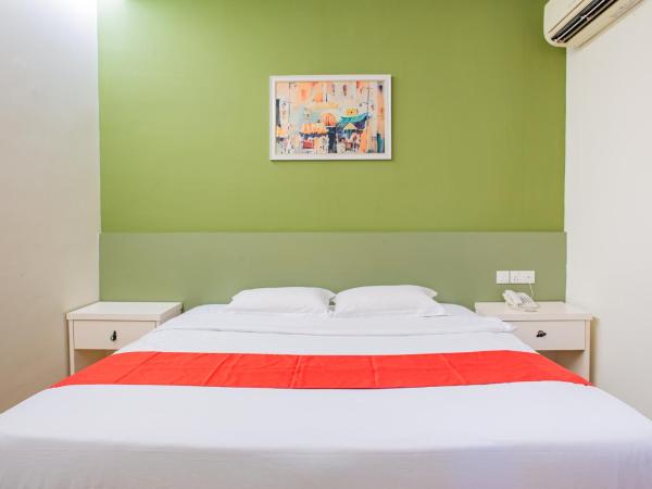 HOTEL 101 PERMAS JAYA : photo 2 de la chambre chambre lit king-size standard