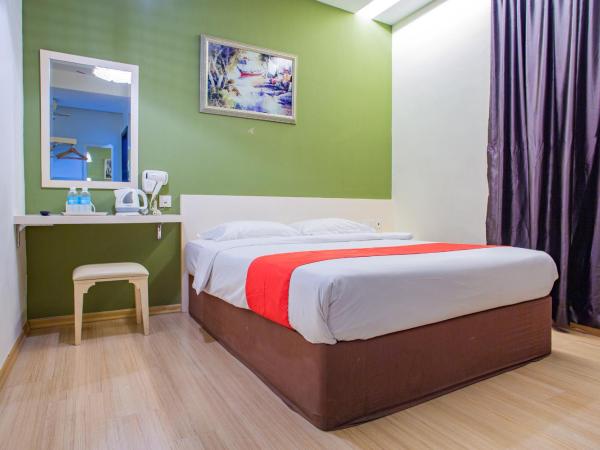 HOTEL 101 PERMAS JAYA : photo 1 de la chambre chambre lit queen-size