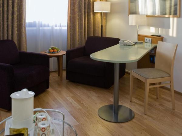 Holiday Inn Helsinki-Vantaa Airport, an IHG Hotel : photo 6 de la chambre chambre lit king-size premium