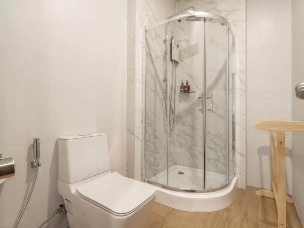 The Arbern Hotel x Bistro - SHA Extra Plus : photo 7 de la chambre suite deluxe avec lit king-size