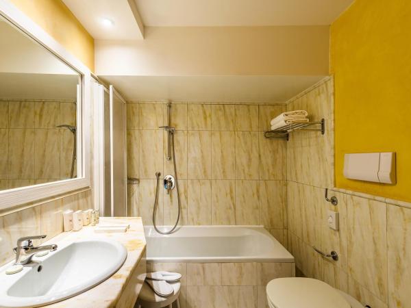 Locanda Sant'Agostin : photo 4 de la chambre chambre double ou lits jumeaux supérieure avec vue sur ville