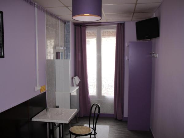 Hotel Telemaque : photo 1 de la chambre chambre simple avec salle de bains et toilettes communes