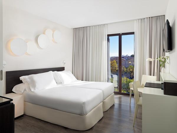 H10 Port Vell 4* Sup : photo 6 de la chambre classic double room with harbour view