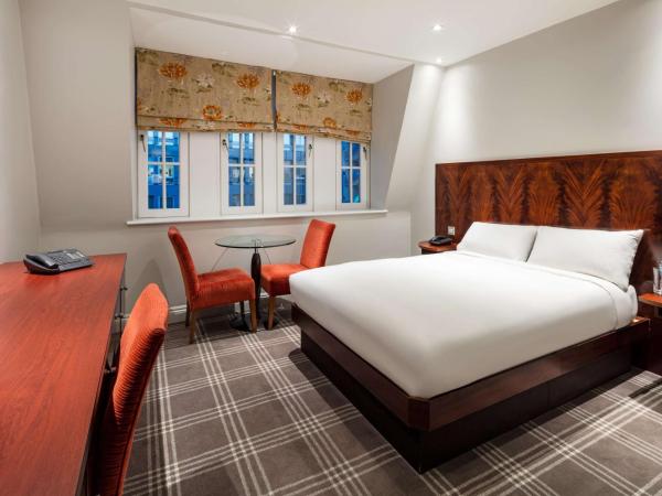 Radisson Blu Hotel, London Euston Square - formerly Grafton : photo 1 de la chambre chambre premium
