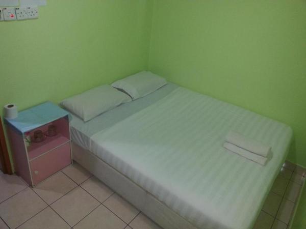 Borneo Gaya Lodge : photo 1 de la chambre chambre double avec salle de bains privative - sans fenêtre