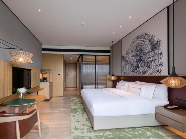 Melia Chongqing : photo 2 de la chambre the level suite with lake view