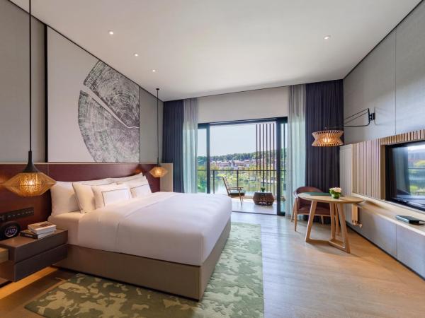Melia Chongqing : photo 7 de la chambre the level room with lake view