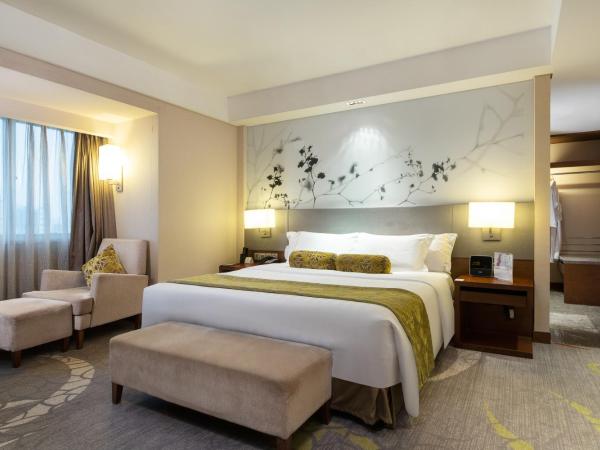 Crowne Plaza Guangzhou City Centre, an IHG Hotel - Free shuttle between hotel and Exhibition Center during Canton Fair & Exhibitor registration Counter : photo 2 de la chambre one-bedroom suite lounge access