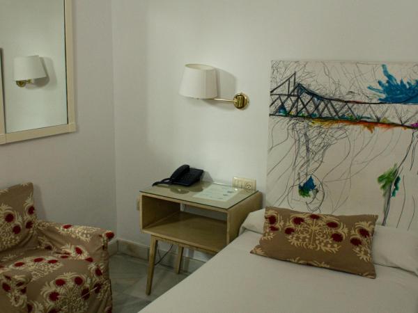 Hotel Alcántara : photo 4 de la chambre chambre simple - rez-de-chaussée