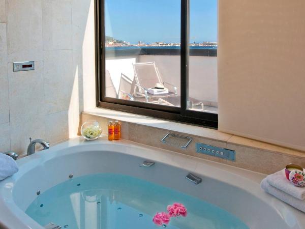 Holiday Inn Nice, an IHG Hotel : photo 10 de la chambre suite avec vue - non-fumeurs